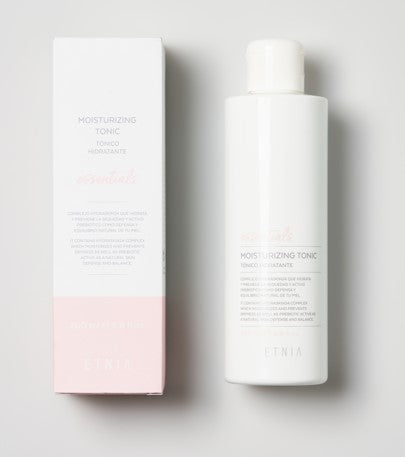 ESSENTIALS MOISTURIZING TONIC